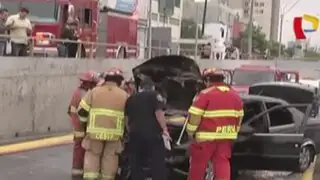 Auto se incendia en plena Vía Expresa de Paseo de la República