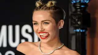 Estados Unidos: captan a Miley Cyrus besando a modelo Stella Maxwell