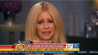 Avril Lavigne rompe en llanto al contar sobre la terrible enfermedad que sufre