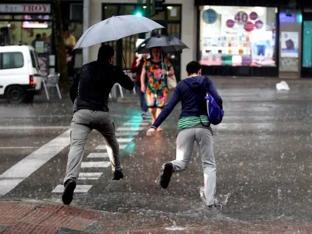 Inusual tormenta de primavera hace colapsar Madrid