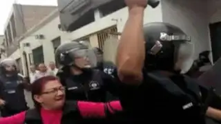 Centro de Lima: enfrentamiento entre serenos y propietarios de imprentas