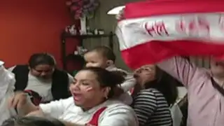 Así vivieron la victoria de Perú ante Paraguay las familias de Advíncula y Gallese