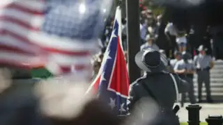 Estados Unidos: retiran bandera que era símbolo del racismo en Carolina del Sur
