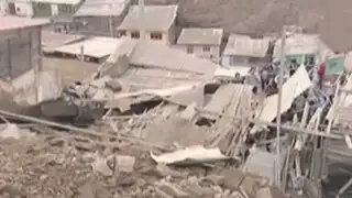 Vivienda quedó destruida tras caída de muro de contención en Ventanilla