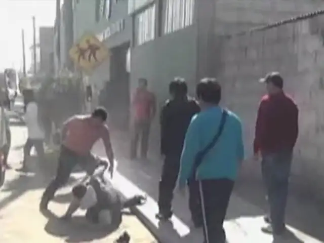 Tacna: choferes de combi se agarran a golpes en plena calle por pasajeros