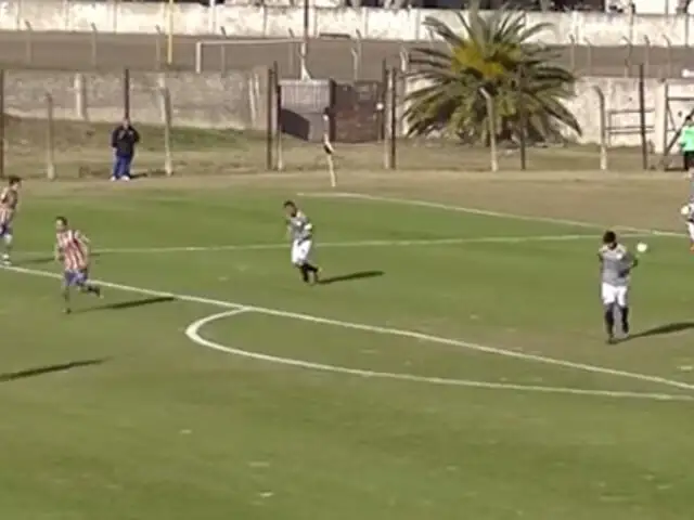 VIDEO : ¿Este es el gol más tonto de la historia del fútbol?