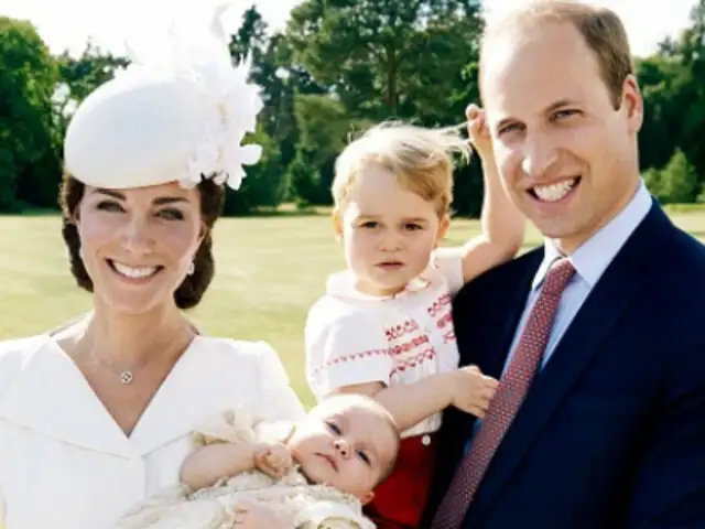 Reino Unido: revelan fotografías de Mario Testino en bautizo de princesa Charlotte