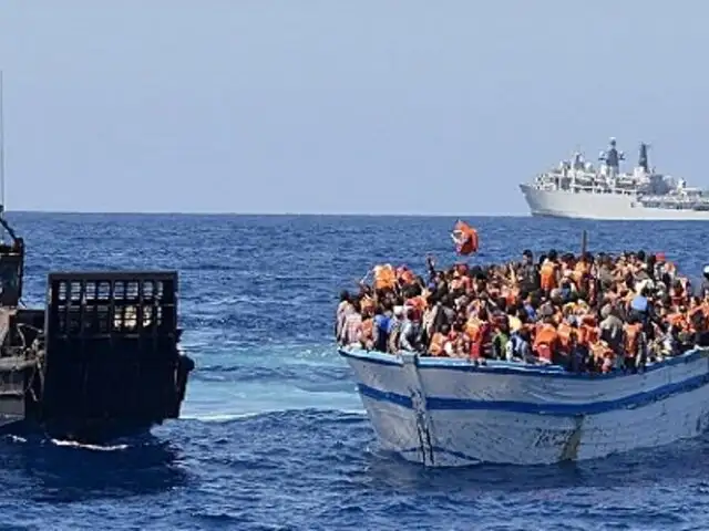 Italia: autoridades rescatan a más de 500 inmigrantes al sur del país