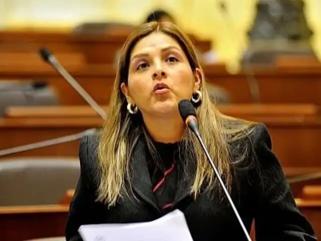 Karina Beteta imposibilitada de votar por Mesa Directiva mientras no juramente