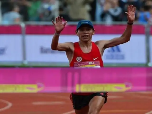 Raúl Pacheco gana medalla de plata en maratón masculina de Toronto 2015