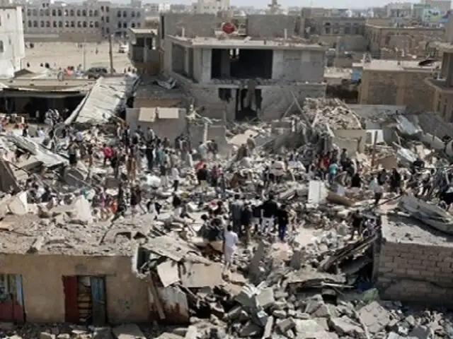 Ataque aéreo en Yemen deja 55 muertos y decenas de heridos