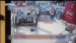 China: sujeto perdió la pierna tras falla en escalera eléctrica en Shanghai