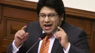 Congresista Rennán Espinoza publica imagen homofóbica contra Carlos Bruce
