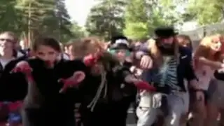Rusia: muertos vivientes invaden las calles en flashmob