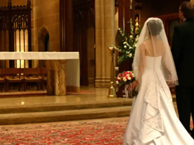 Insólito: novios fueron a la Iglesia para casarse pero el cura nunca llegó