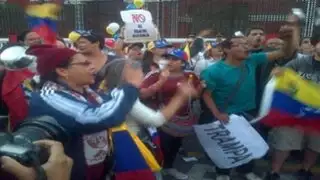 Realizan protesta frente a embajada de Venezuela por sentencia a Leopoldo López