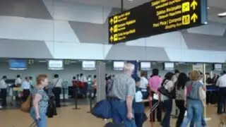 Cancelan vuelos en el aeropuerto Jorge Chávez