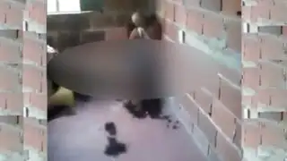 VIDEO: hombre golpea brutalmente con un palo a una mujer