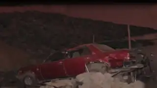 Comas: auto termina en patio de vivienda tras caer de cerro