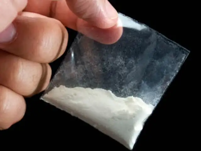 Madre regala 12 bolsas de cocaína a su hija por su cumpleaños