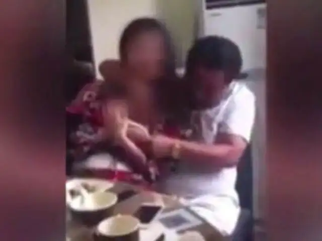 Suspenden a funcionario tras escandaloso video con jovencita