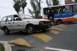 “Rompemuelles” informales: gibas mal colocadas generan caos vehicular en Lima