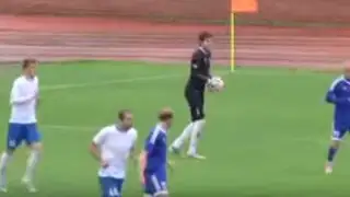 VIDEO: arquero ruso sorprende al anotar un gol desde su propio arco