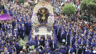 Señor de los Milagros realiza su tercer recorrido procesional
