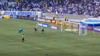 VIDEO: jugador falla gol con la portería vacía