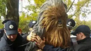Ucrania: detienen a ‘Chewbacca’ en pleno proceso electoral