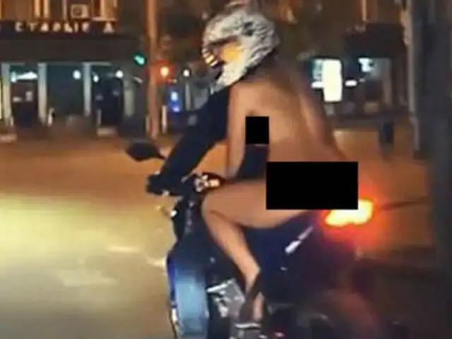 VIDEO: pese al intenso frío muchacha se pasea desnuda en una moto