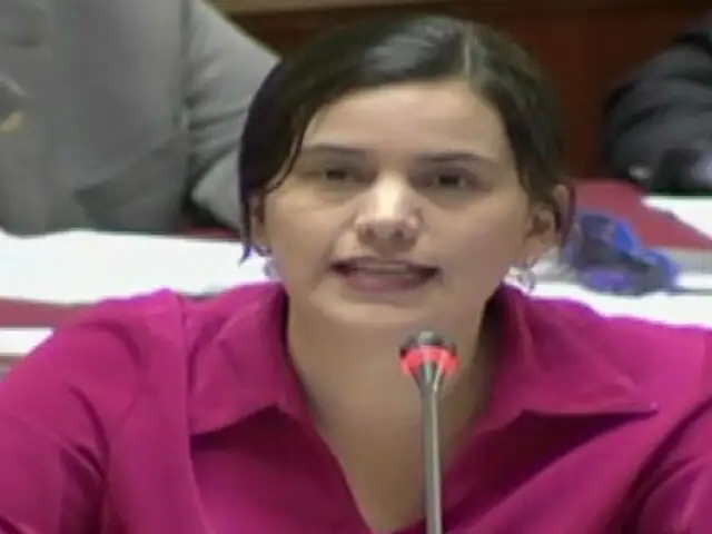 Nadine Heredia: Verónika Mendoza responde por agendas ante Fiscalización