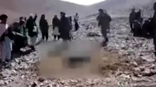 Afganistán: talibanes matan a pedradas a mujer acusada de adulterio