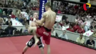 VIDEO: peleador se burla de su rival y lo noquean a los pocos segundos