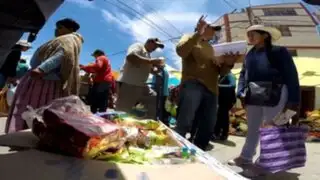 Agrupación ligada al Movadef recolecta firmas a cambio de galletas en Puno