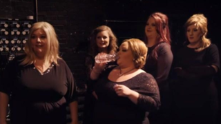 VIDEO: Adele sorprende a seguidores al participar en concurso de imitadoras