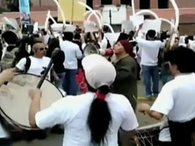 Activistas antitaurinos protestaron frente a Plaza de Acho