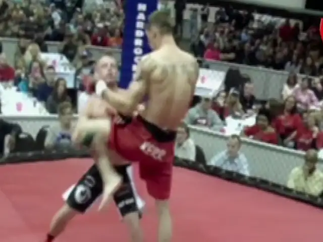 VIDEO: peleador se burla de su rival y lo noquean a los pocos segundos
