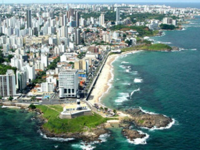 La Batería en las paradisiacas playas de Salvador de Bahía