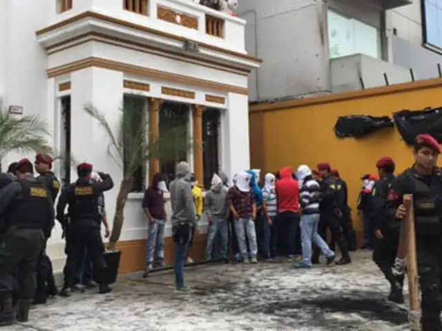 Miraflores: 36 personas quedaron detenidas tras atrincherarse en hotel
