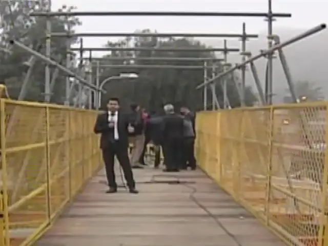 Ate: reconstruyen puente destruido por tráiler