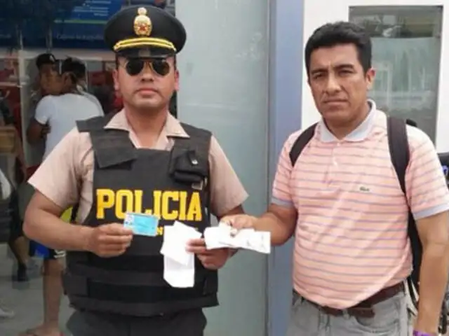 Chiclayo: policía devuelve dinero que encontró en un cajero