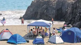 Experto advierte que municipios no pueden prohibir campamento en playas