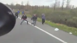 Francia: camionero húngaro ataca a refugiados