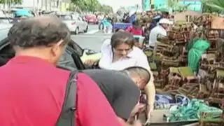 Ambulantes toman parte de la céntrica avenida Nicolás de Piérola