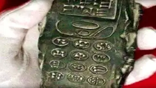 Intrigante foto de un supuesto celular de hace 800 años genera polémica en Internet