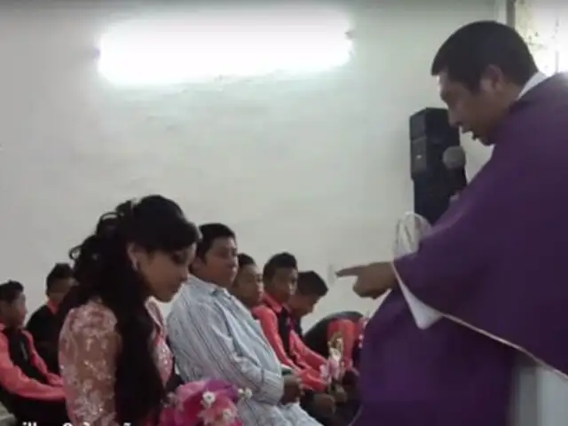 VIDEO: sacerdote agrede y amenaza a una joven en plena misa