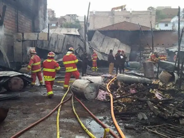 Cercado de Lima: familias damnificadas por incendio claman ayuda