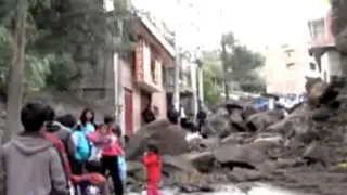 Huaraz: lluvias provocan desprendimiento de cerro y bloqueo de carretera