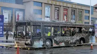 China: al menos 14 fallecidos tras incendiarse autobús
